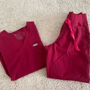 Figs Women's Cranberry Scrubs Set